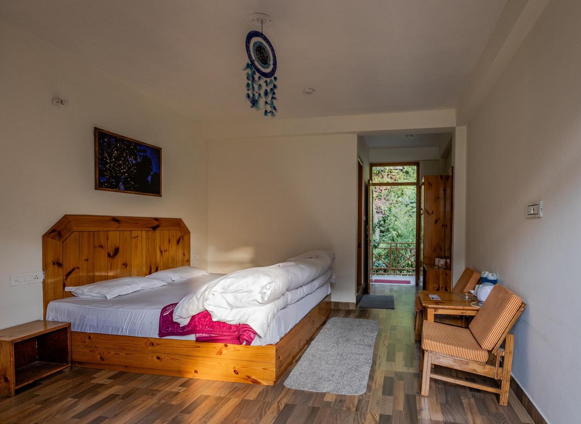 God'S Land Bed and Breakfast Manāli Esterno foto