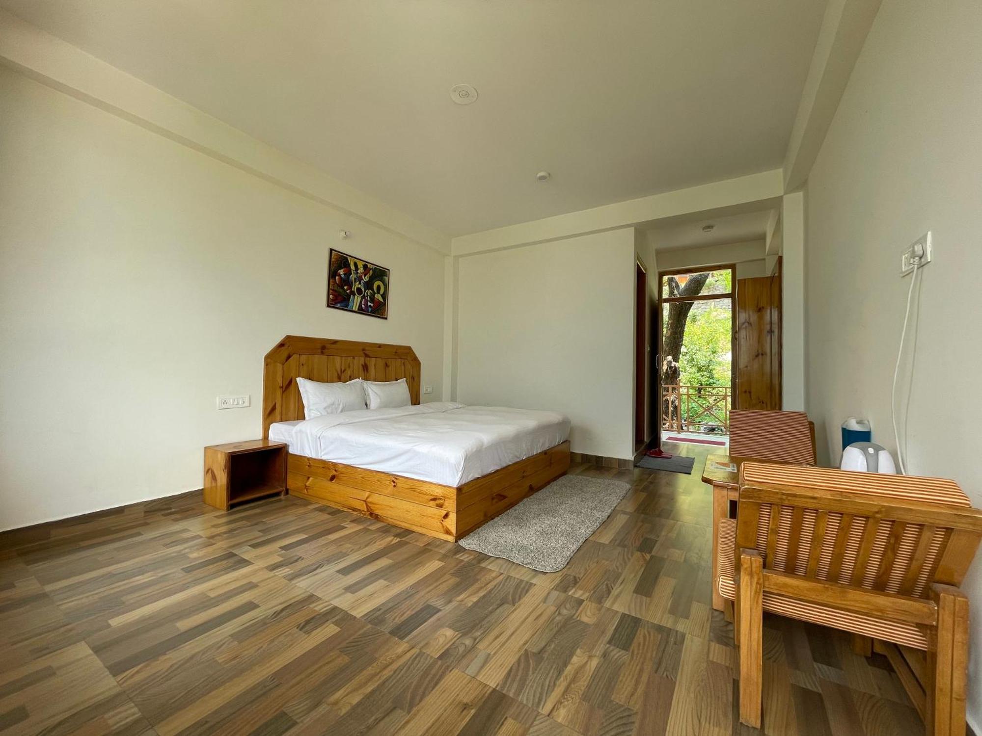 God'S Land Bed and Breakfast Manāli Esterno foto