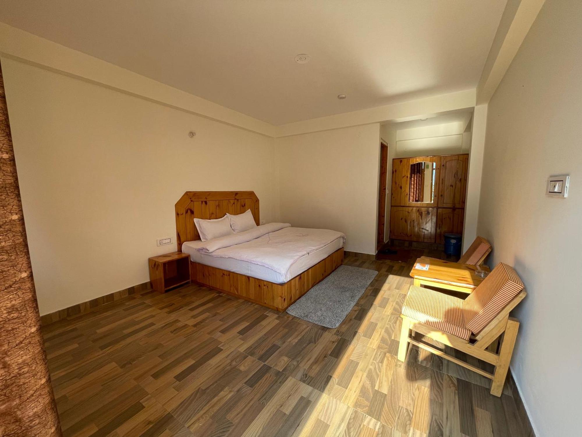God'S Land Bed and Breakfast Manāli Esterno foto