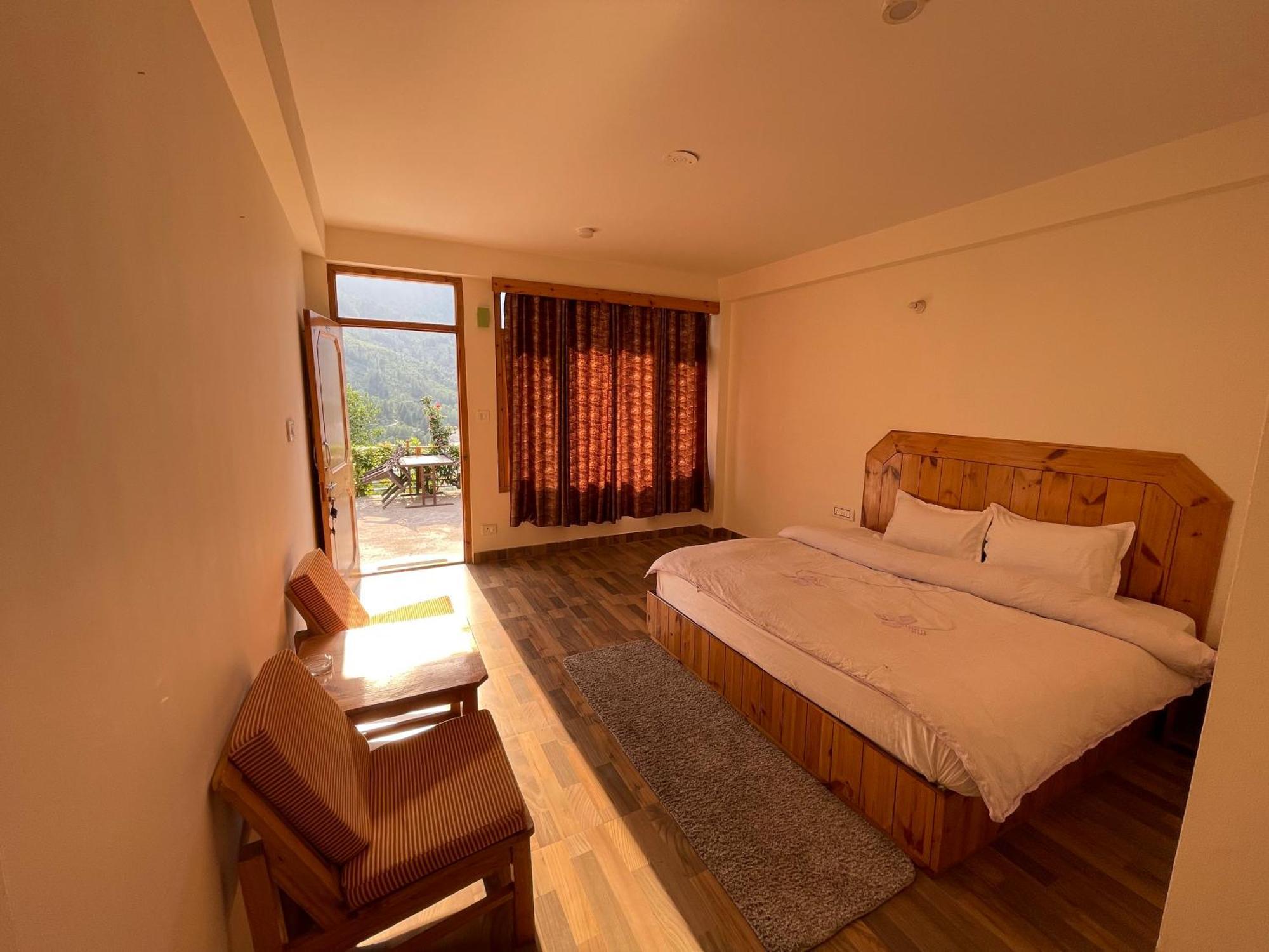 God'S Land Bed and Breakfast Manāli Esterno foto