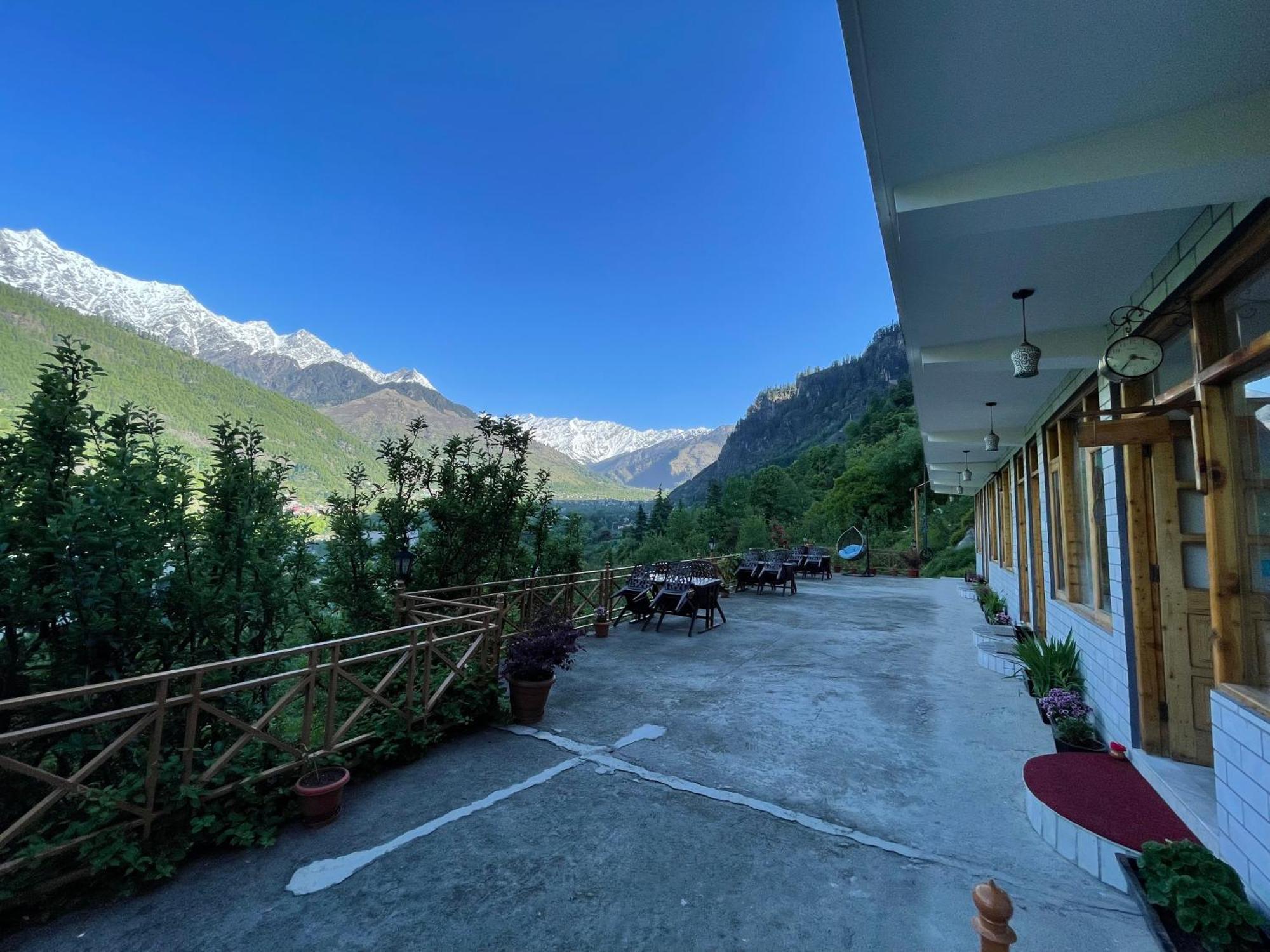 God'S Land Bed and Breakfast Manāli Esterno foto