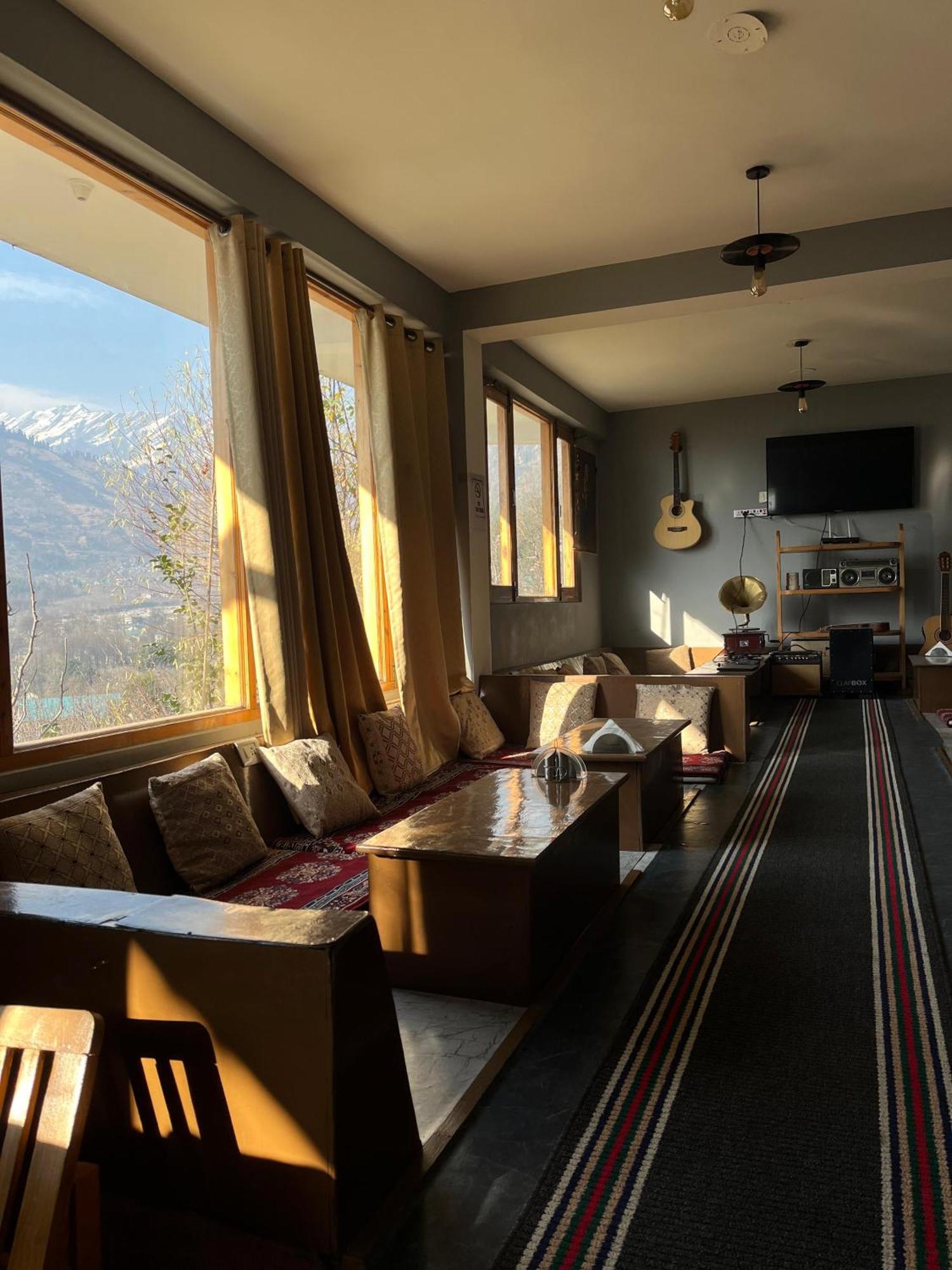 God'S Land Bed and Breakfast Manāli Esterno foto