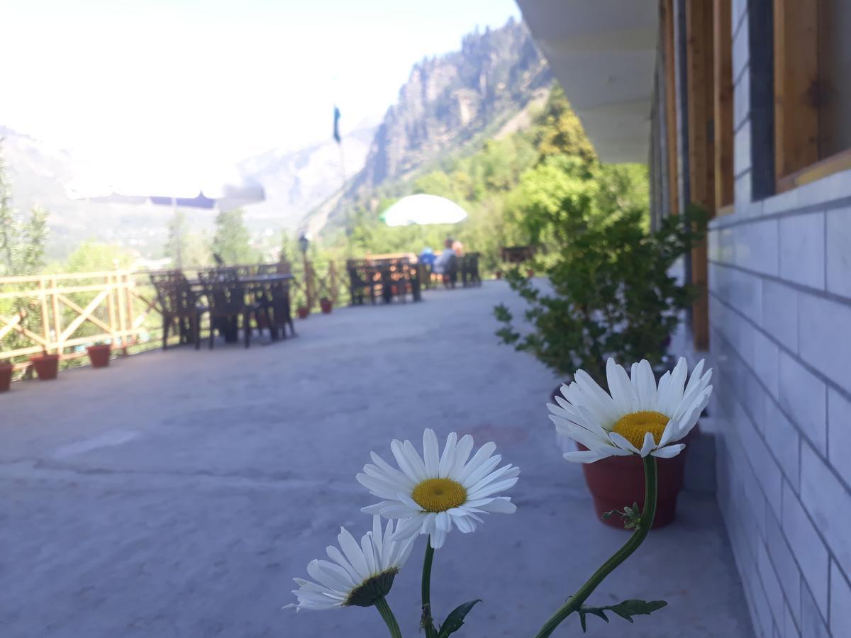 God'S Land Bed and Breakfast Manāli Esterno foto